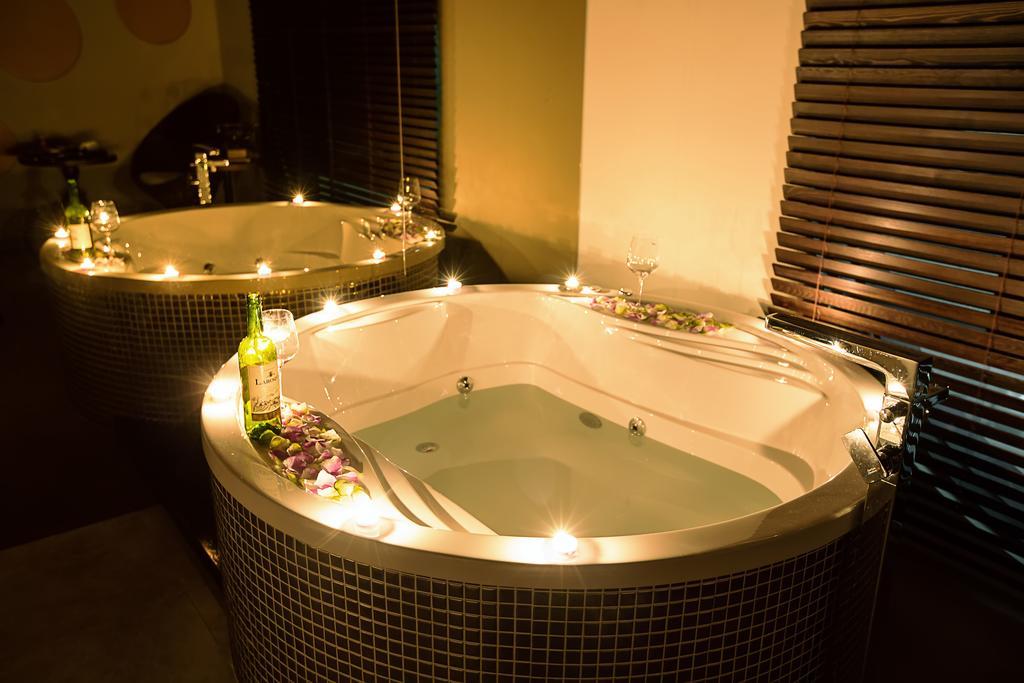 Hotel Jerry's Planet *